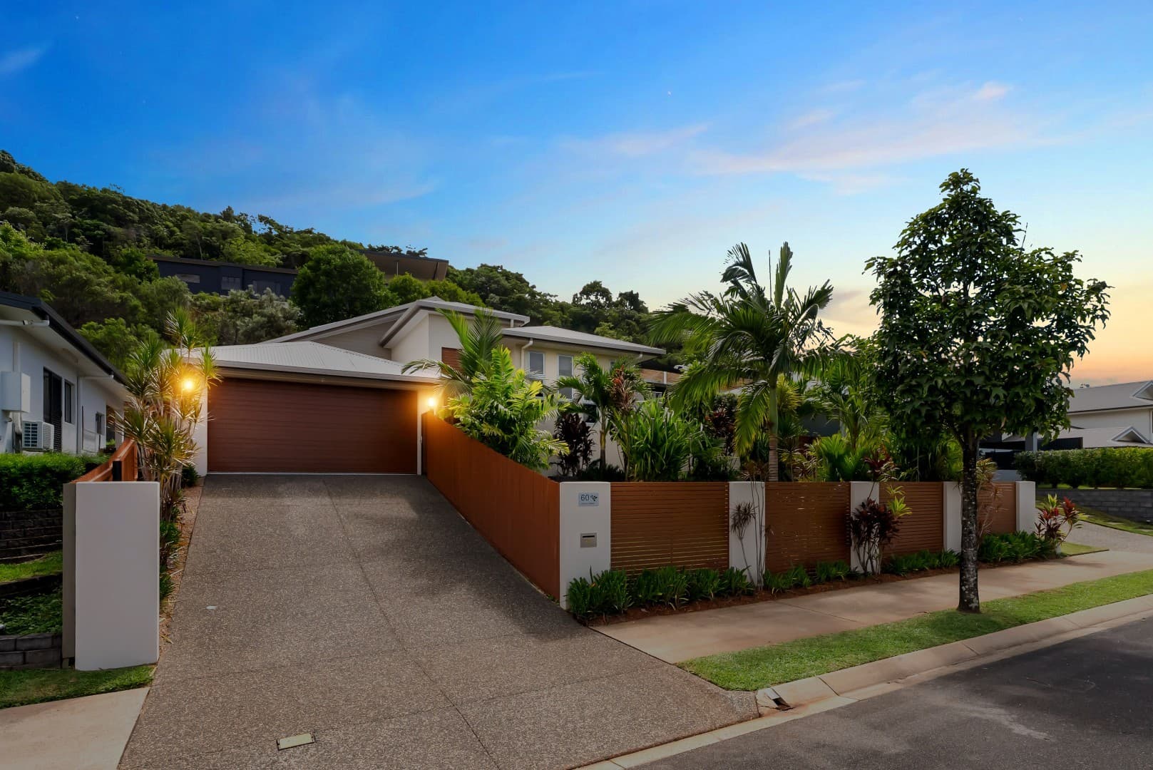 60 Aroona Street, Caravonica