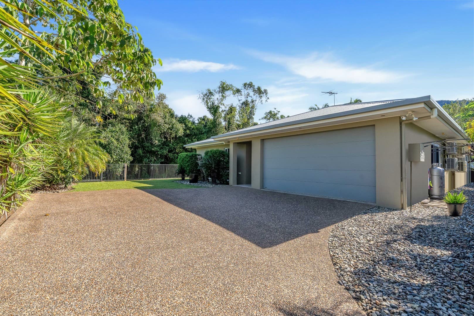 11 Charnley Avenue, Bentley Park, photo 4